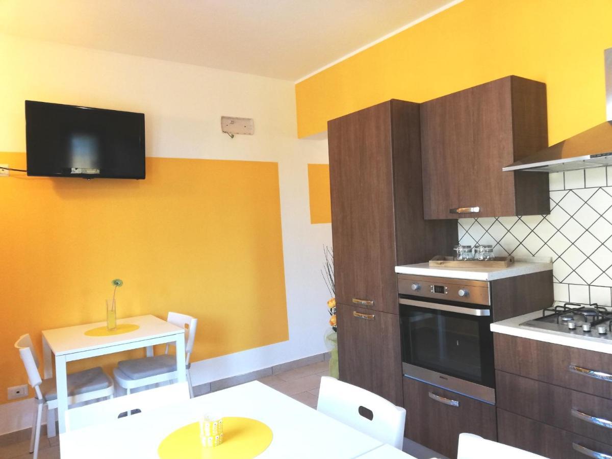 The Yellow House Fiumicino Dış mekan fotoğraf